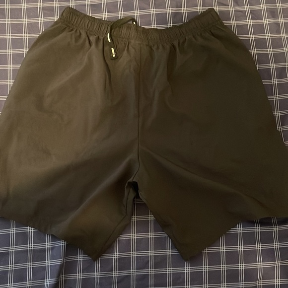 Gymshark Shorts - Picture 2 of 2